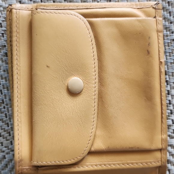 EUC~Celine Bi-Fold Wallet With Snappy Change Pocket - Picture 6 of 9